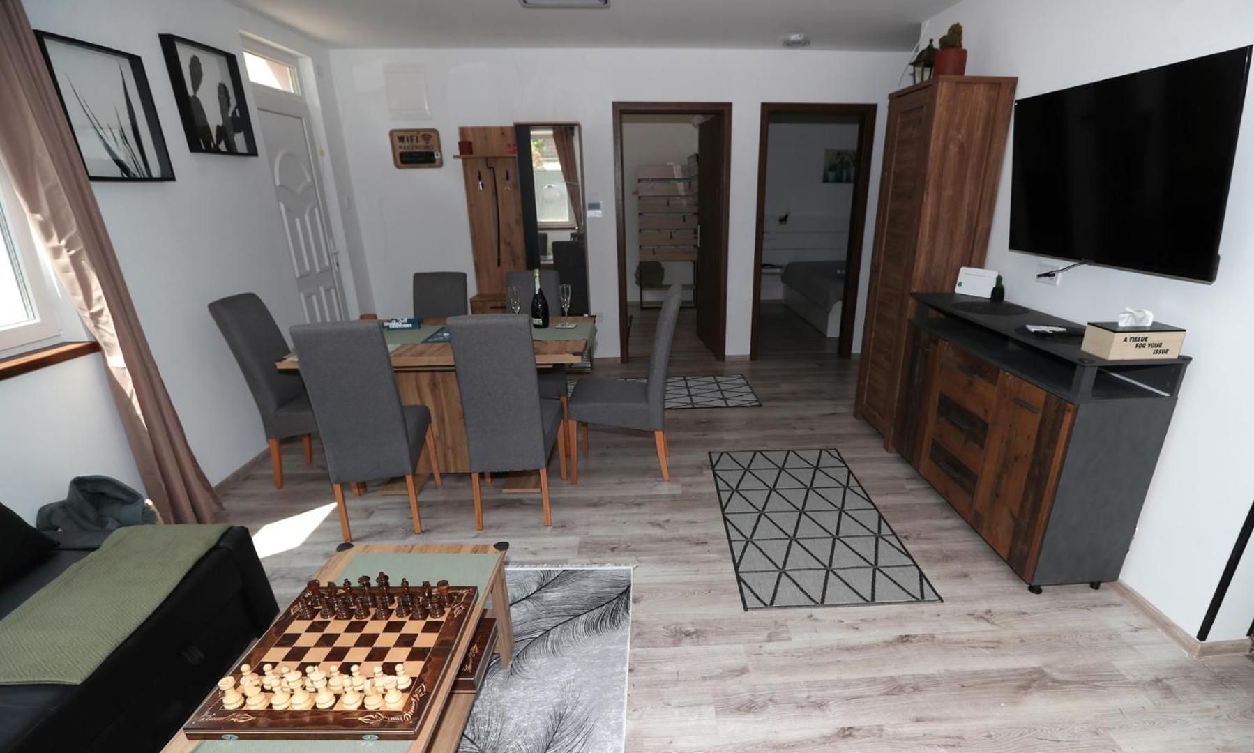 שיופוק Four Flowers Apartman מראה חיצוני תמונה