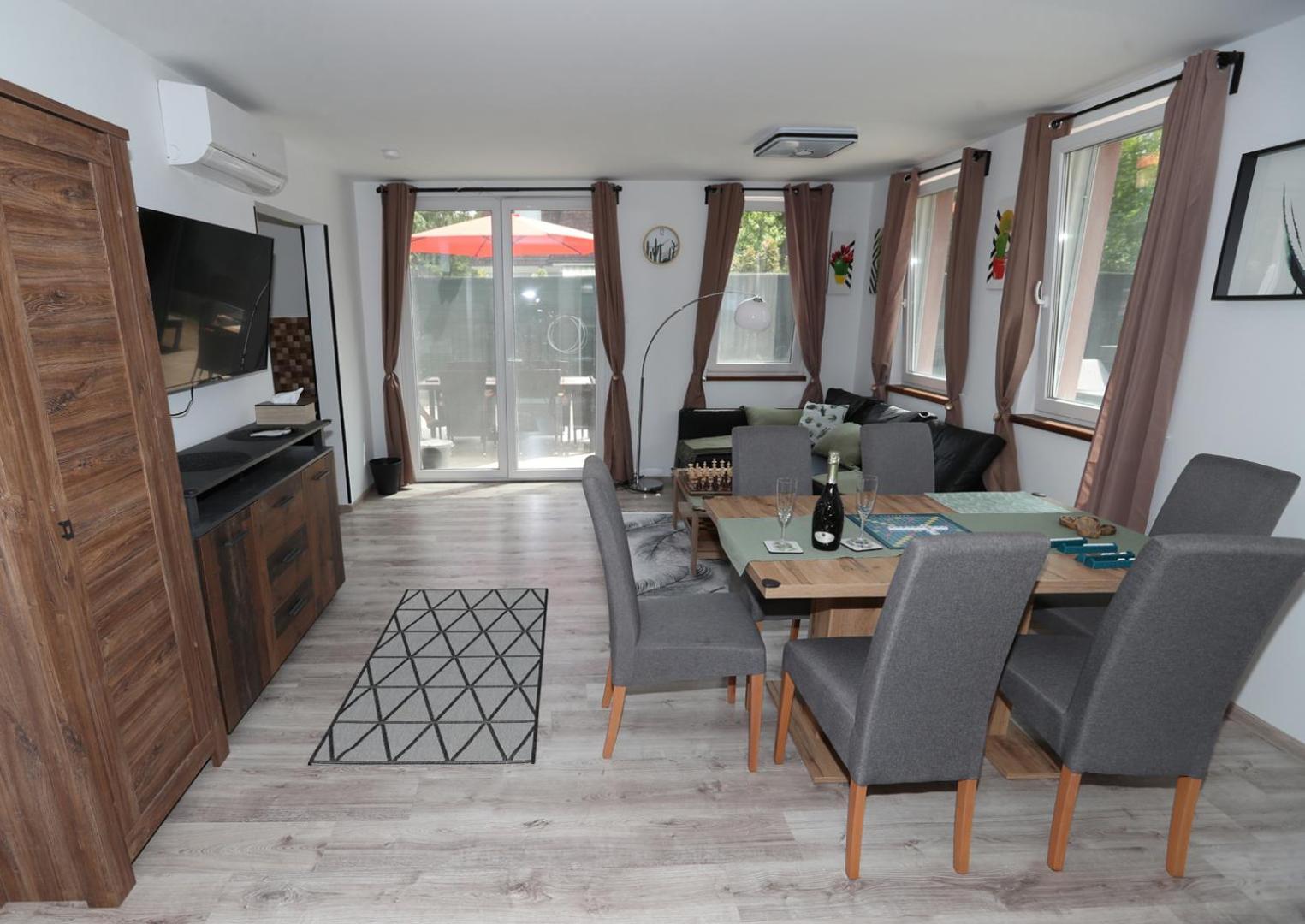 שיופוק Four Flowers Apartman מראה חיצוני תמונה