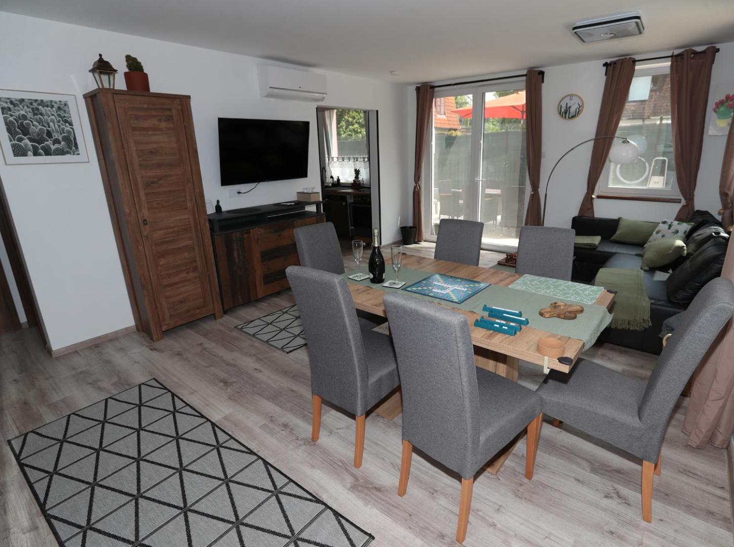 שיופוק Four Flowers Apartman מראה חיצוני תמונה